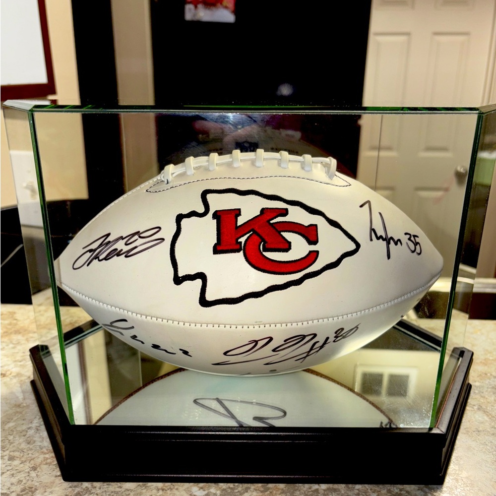Chiefs signed football